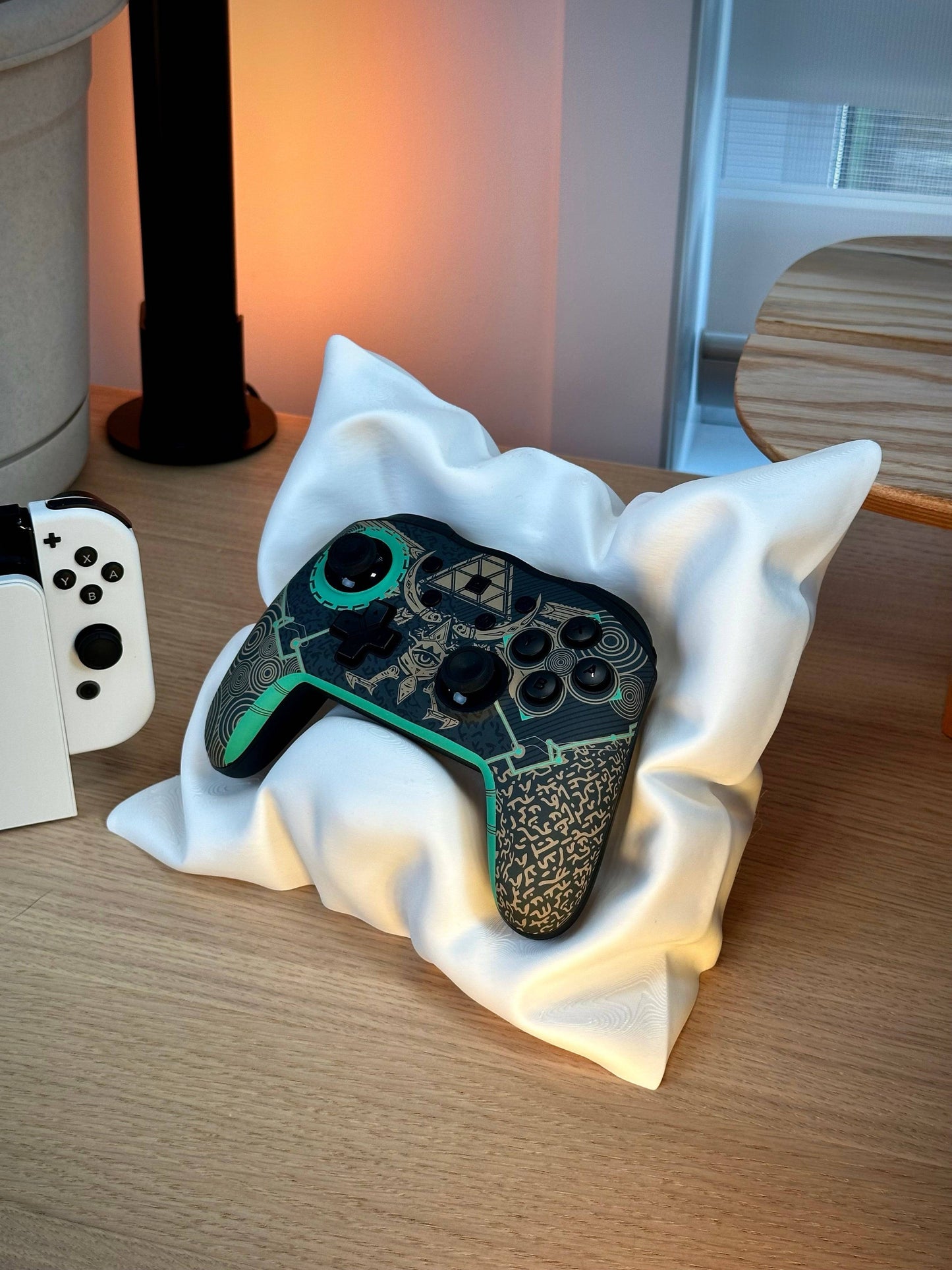 Pillow Controller Holder - Xeon Crafts