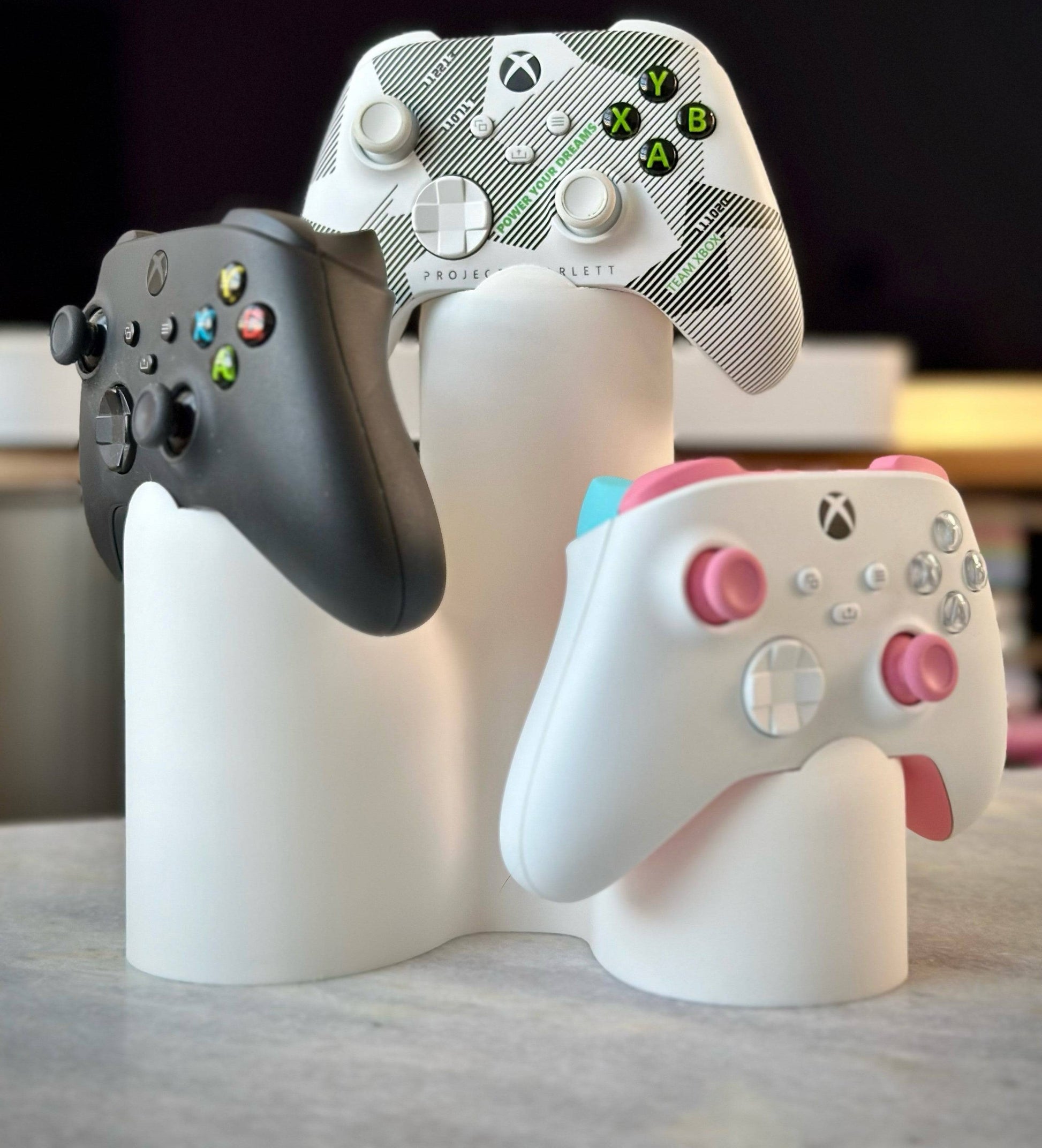 Modern Triple Controller Holder - Xeon Crafts