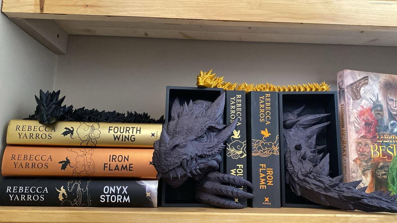 Dragon Head & Tail Book Nook