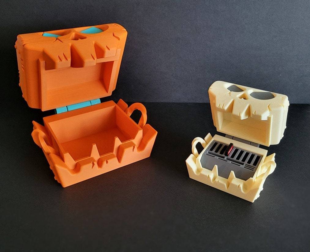 Skeleton Storage Box / Game Holder - Xeon Crafts