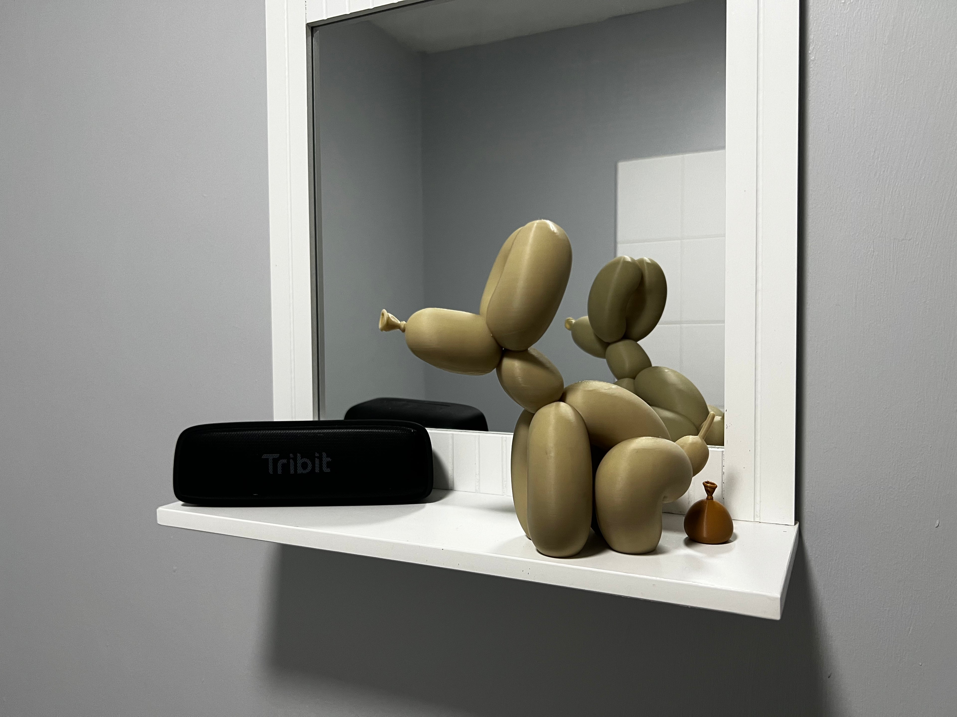 Pooping Balloon Dog - Xeon Crafts 