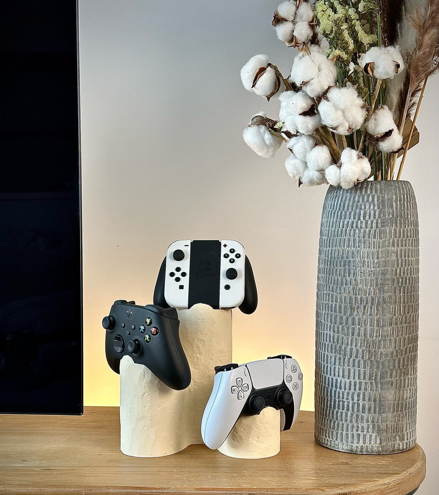 Modern Triple Controller Holder