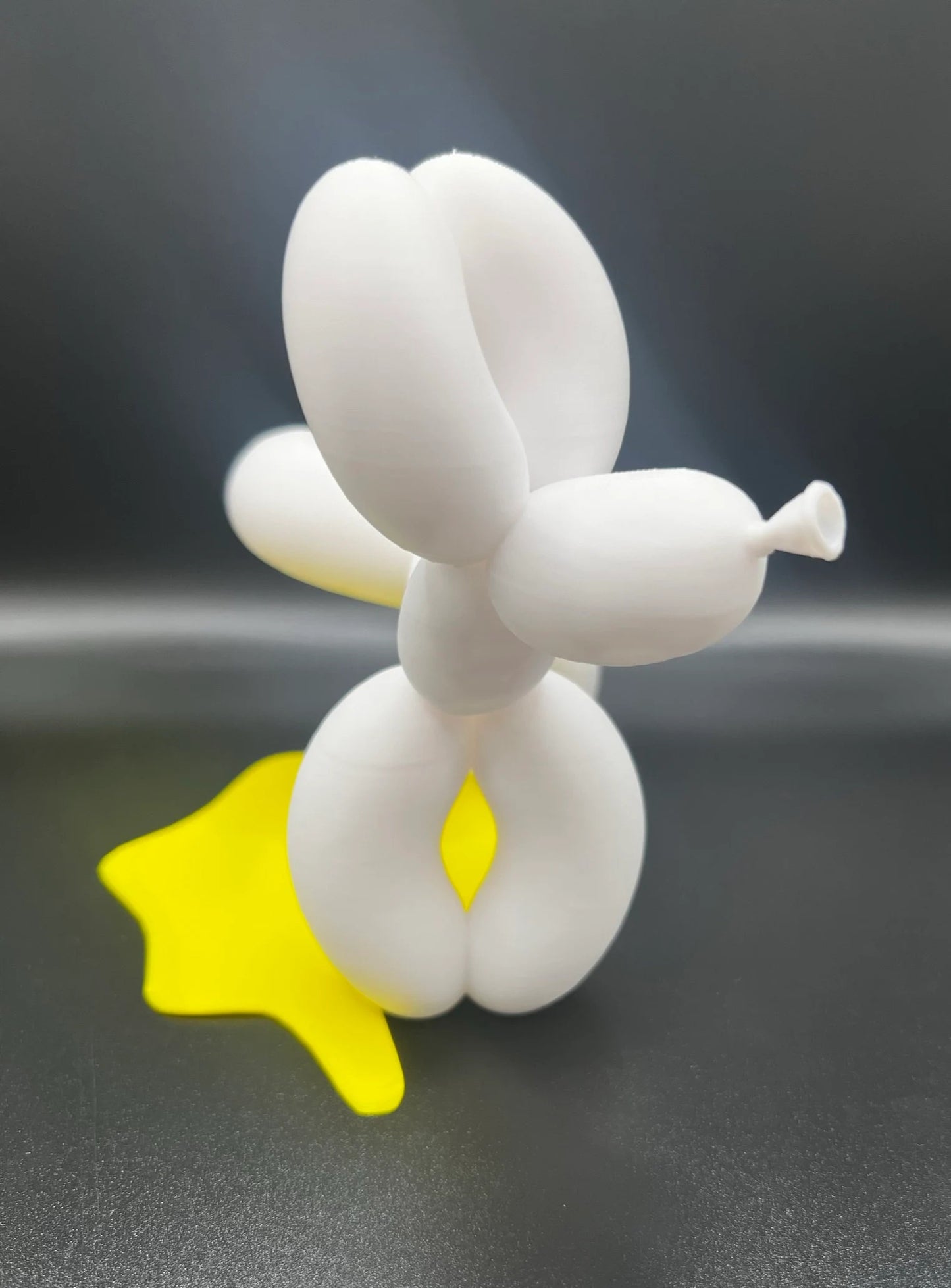 Peeing Balloon Dog