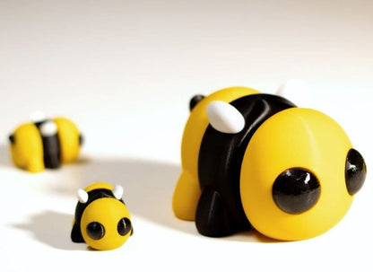 Baby Bee Keyring / Model