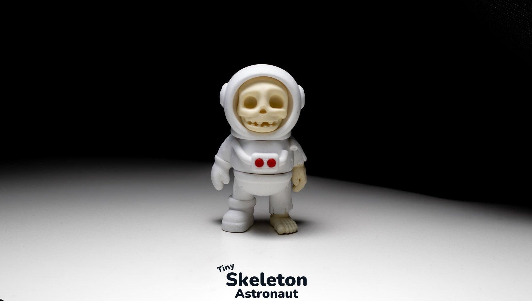 Tiny Skeleton Astronaut Keyring / Model