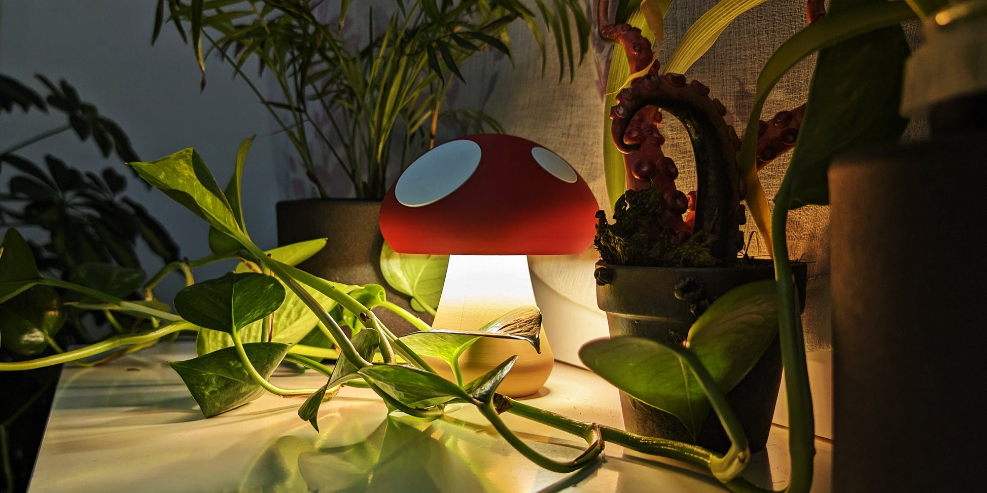 Mushroom Desk Lamp / USB Powered