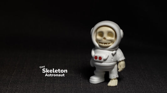 Tiny Skeleton Astronaut Keyring / Model