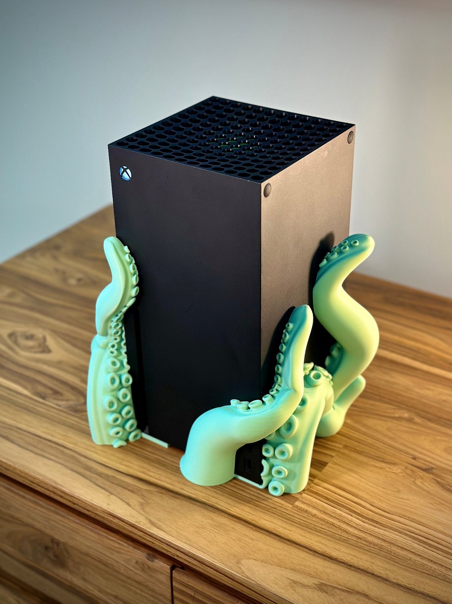 Tentacle stand for Xbox Series X